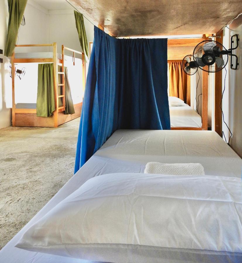 Three Little Birds Surf Hostel Хенерал Луна Екстериор снимка
