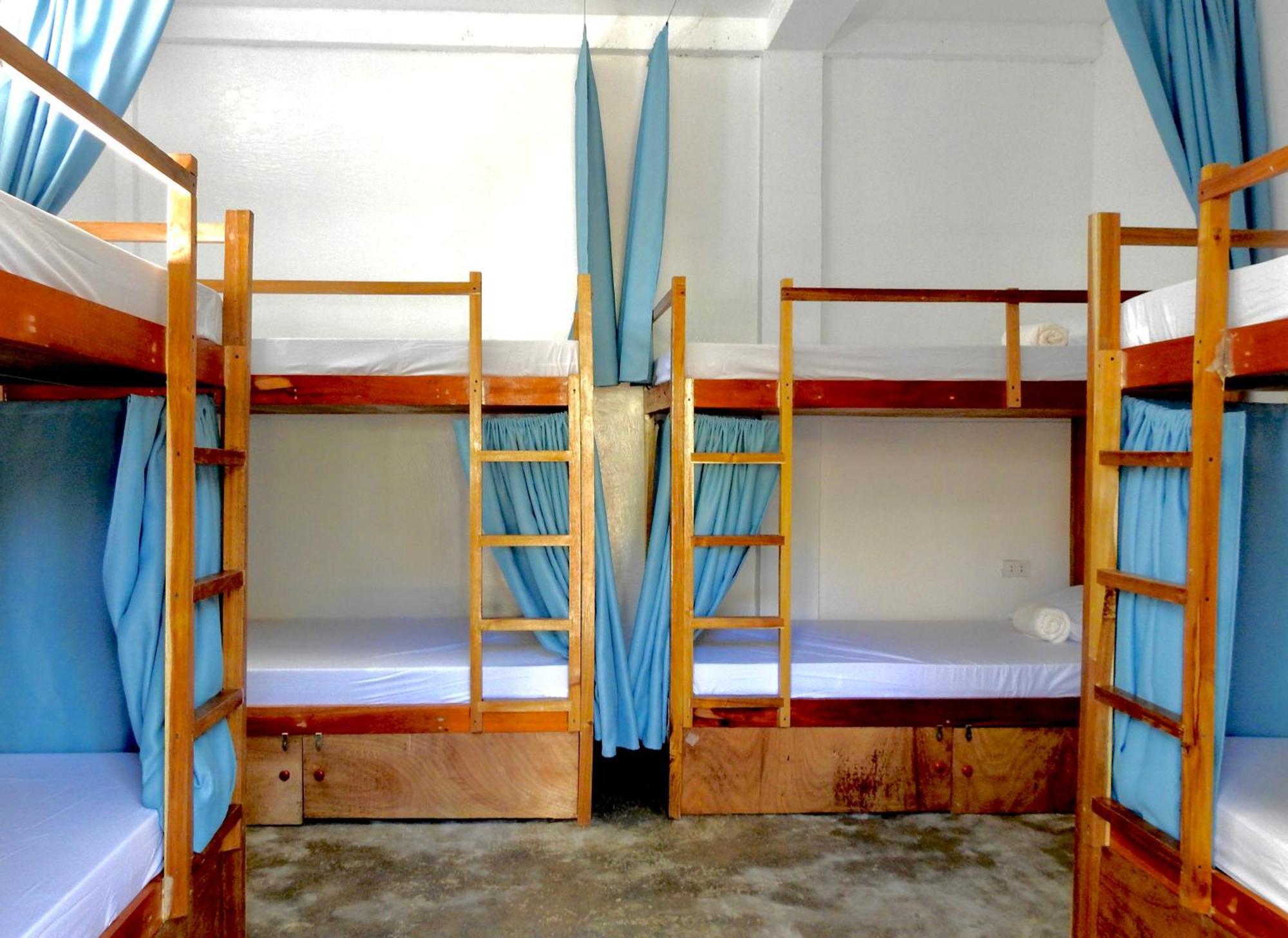 Three Little Birds Surf Hostel Хенерал Луна Стая снимка