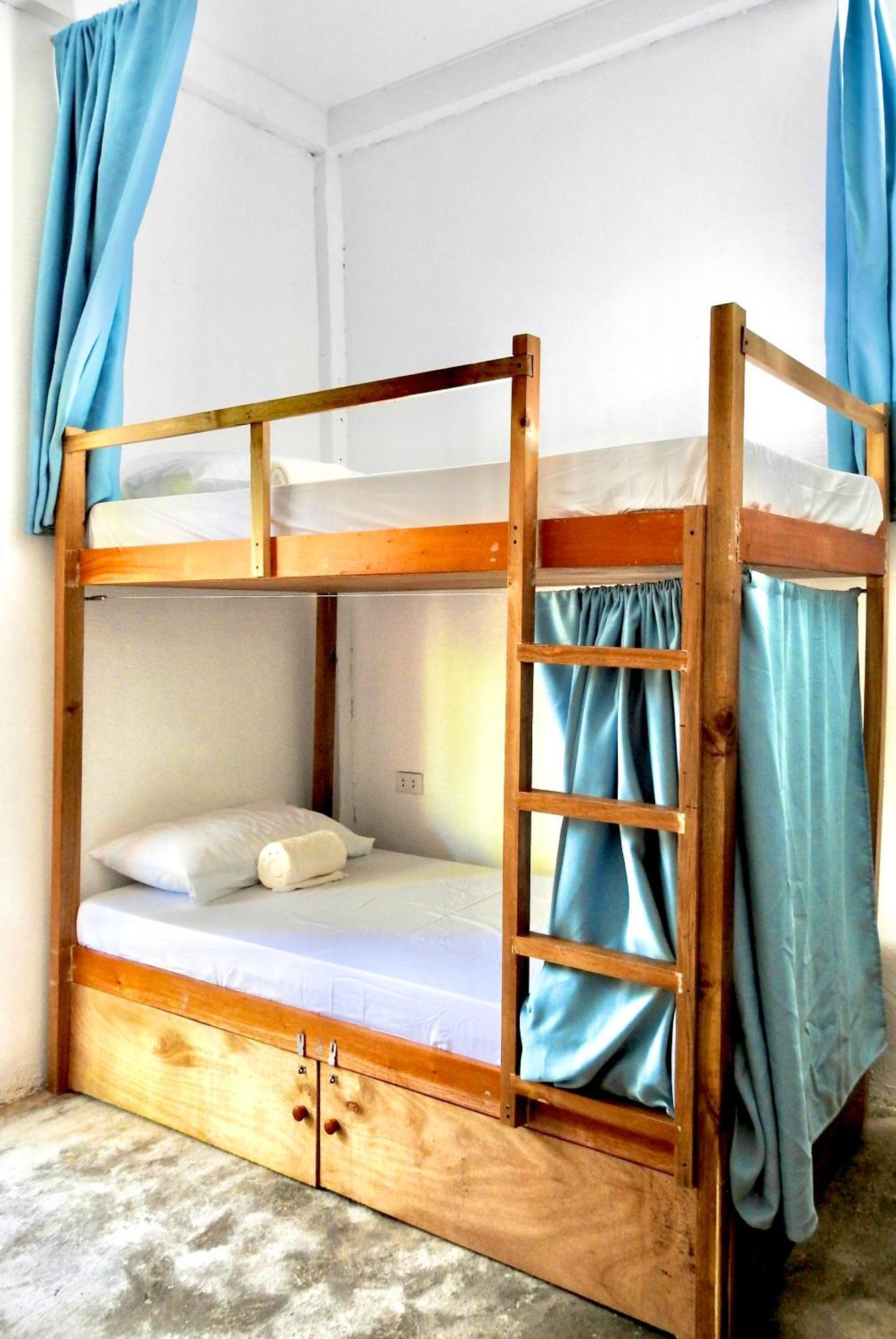 Three Little Birds Surf Hostel Хенерал Луна Стая снимка